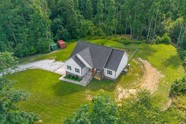381 Tummins Rd, Mc Ewen, TN 37101