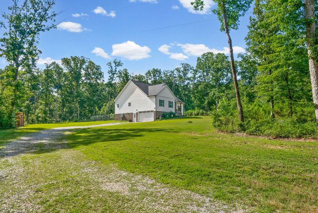 381 Tummins Rd, Mc Ewen, TN 37101