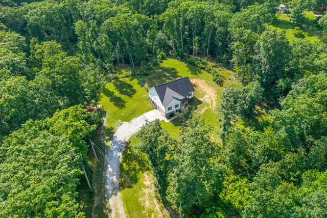 381 Tummins Rd, Mc Ewen, TN 37101