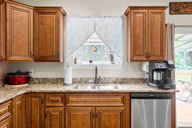 381 Tummins Rd, Mc Ewen, TN 37101