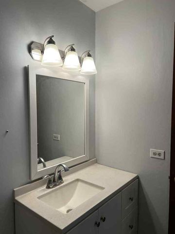 208 Shorewood Drive 3-2C, Glendale Heights, IL 60139