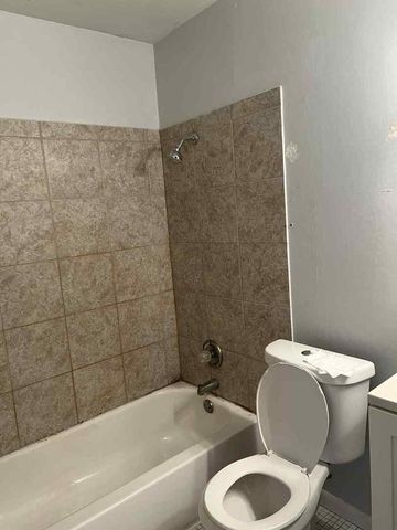 208 Shorewood Drive 3-2C, Glendale Heights, IL 60139