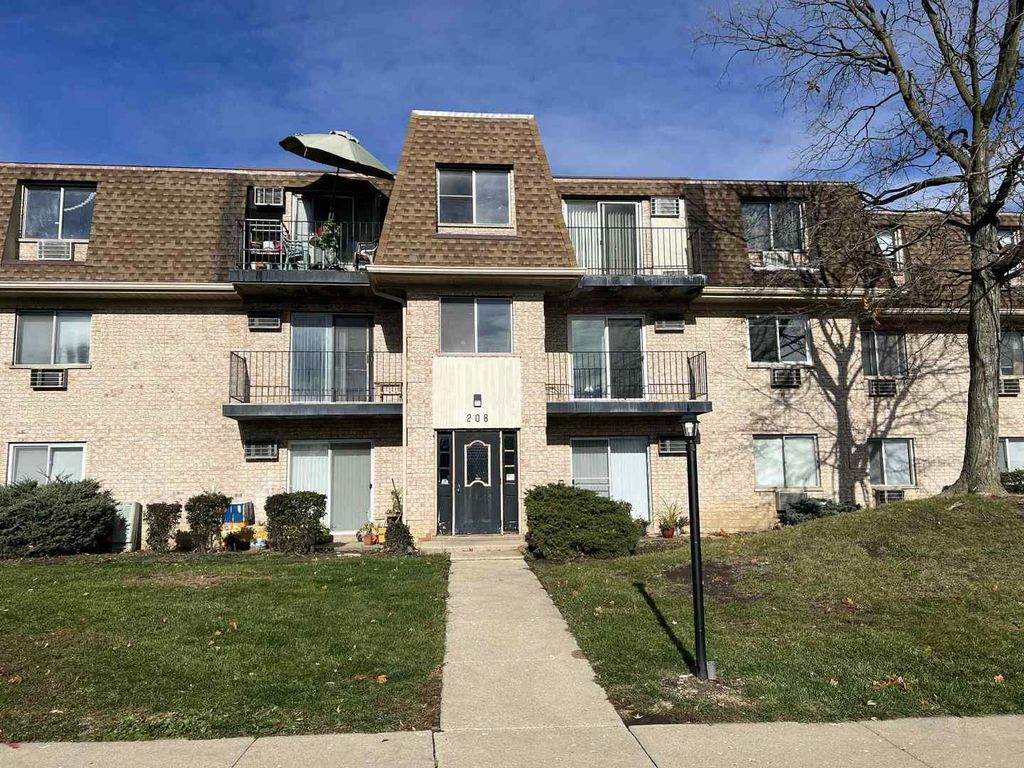 208 Shorewood Drive 3-2C, Glendale Heights, IL 60139