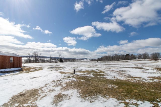1501 Searles Road, Newport Town, VT 05857