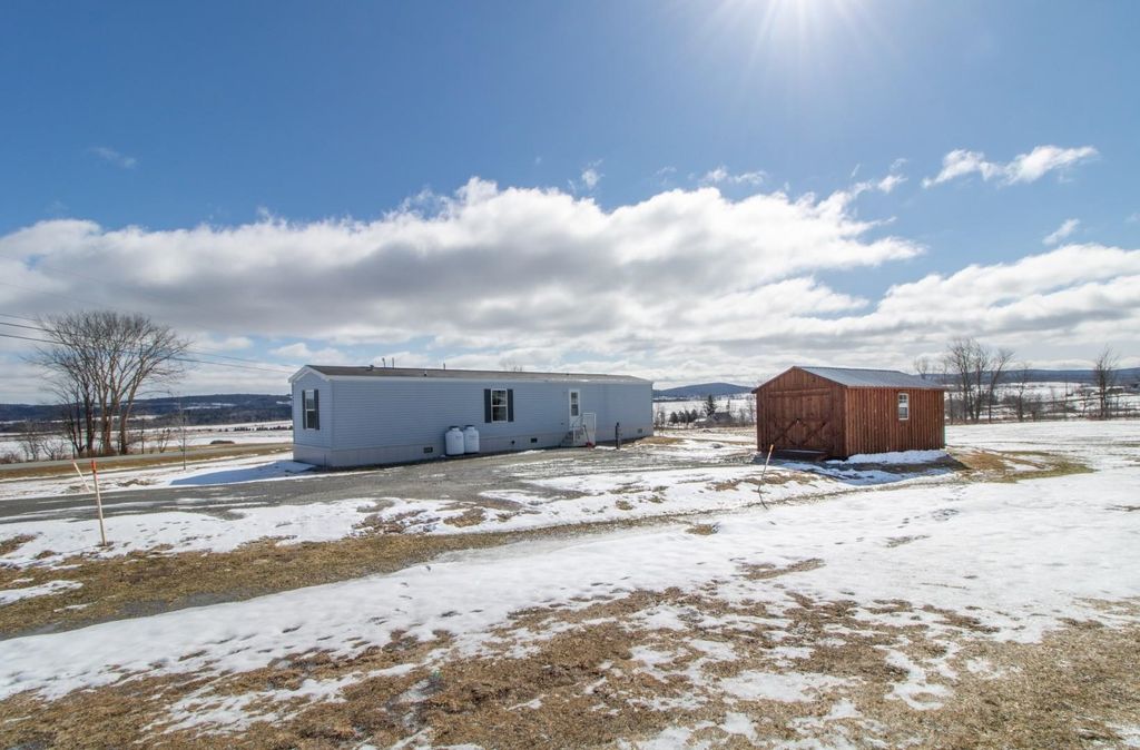 1501 Searles Road, Newport Town, VT 05857