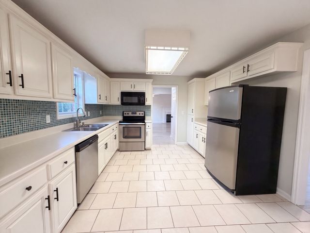 407 Ranch Rd, Portland, TN 37148