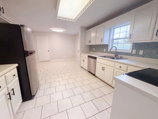 407 Ranch Rd, Portland, TN 37148