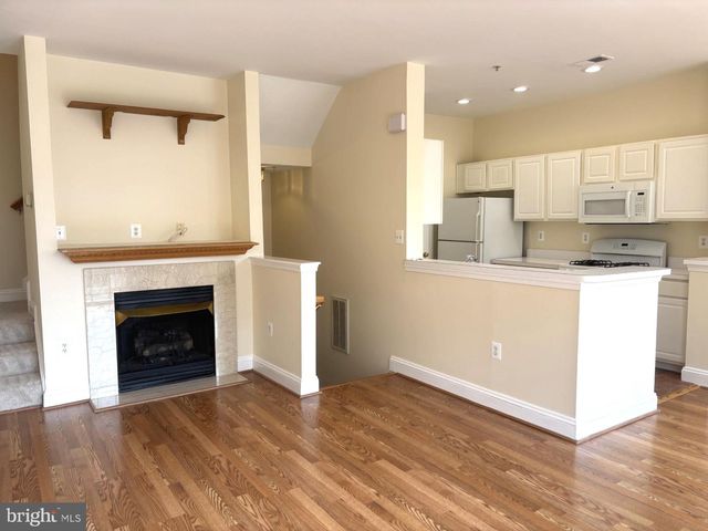 21156 DOMAIN TER, Sterling, VA 20165