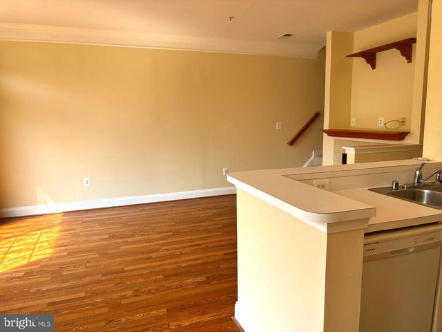 21156 DOMAIN TER, Sterling, VA 20165