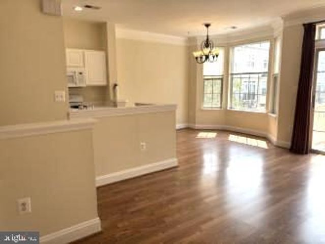 21156 DOMAIN TER, Sterling, VA 20165