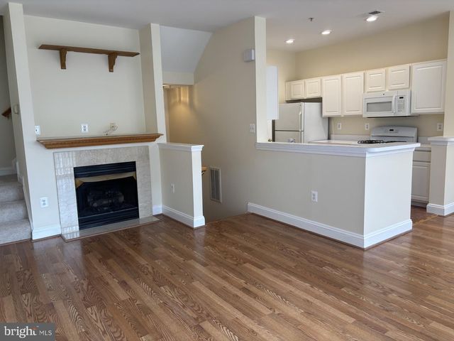 21156 DOMAIN TER, Sterling, VA 20165