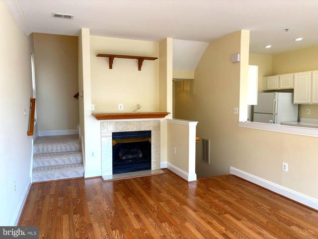 21156 DOMAIN TER, Sterling, VA 20165