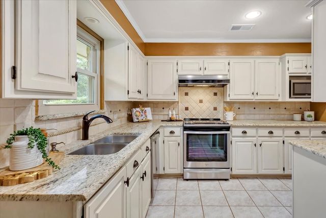 1111 Berkshire Court, Trophy Club, TX 76262