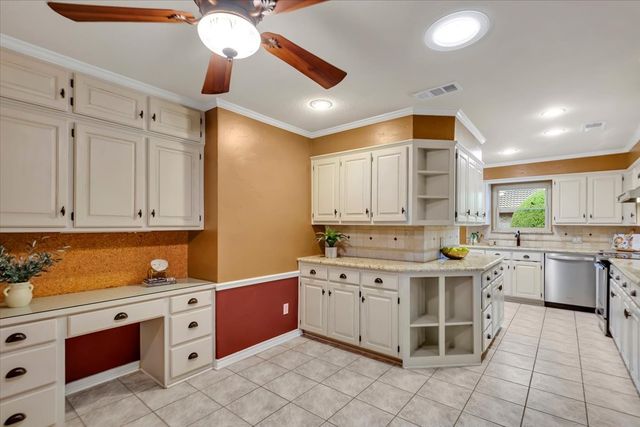 1111 Berkshire Court, Trophy Club, TX 76262