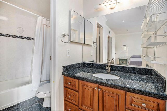 1900 Bay Area Boulevard 109, Houston, TX 77058