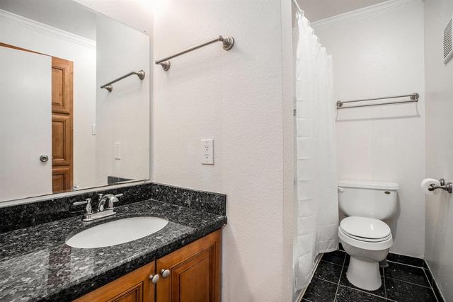 1900 Bay Area Boulevard 109, Houston, TX 77058
