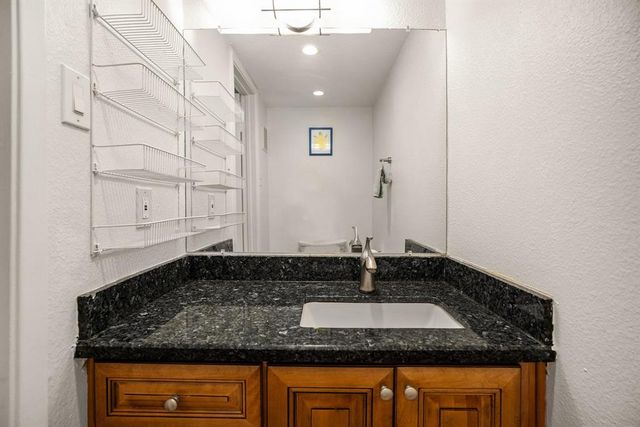 1900 Bay Area Boulevard 109, Houston, TX 77058