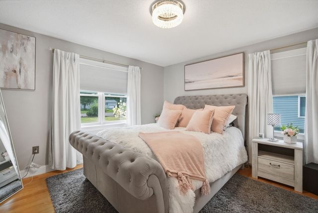 73 Meadowbrook Rd, Springfield, MA 01128