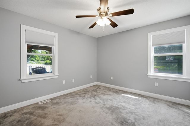 73 Meadowbrook Rd, Springfield, MA 01128