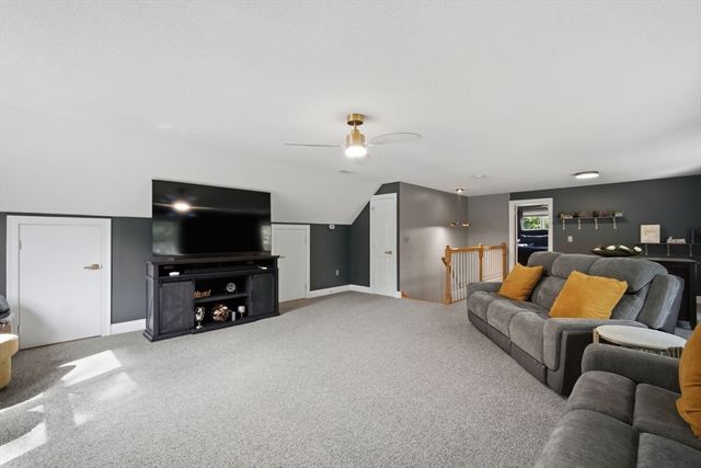 73 Meadowbrook Rd, Springfield, MA 01128