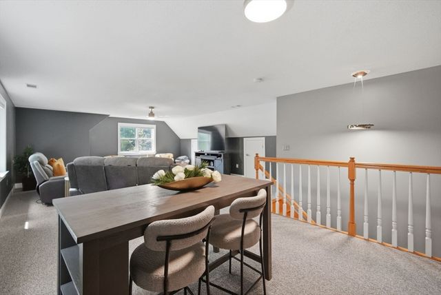 73 Meadowbrook Rd, Springfield, MA 01128