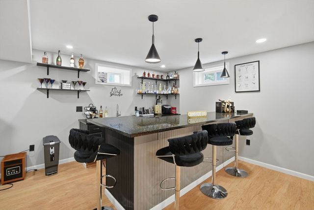 73 Meadowbrook Rd, Springfield, MA 01128
