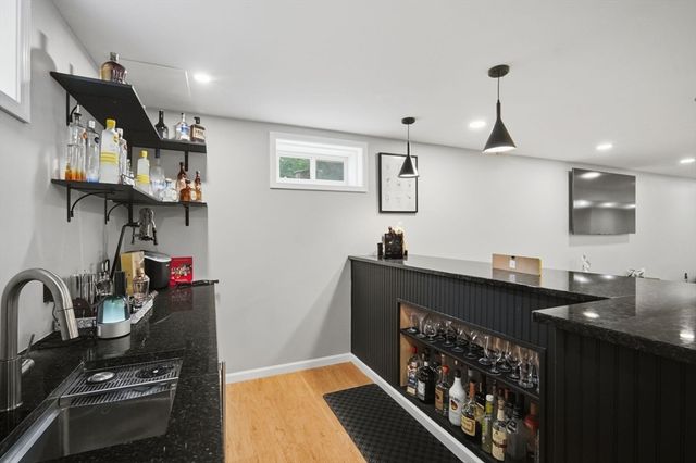 73 Meadowbrook Rd, Springfield, MA 01128