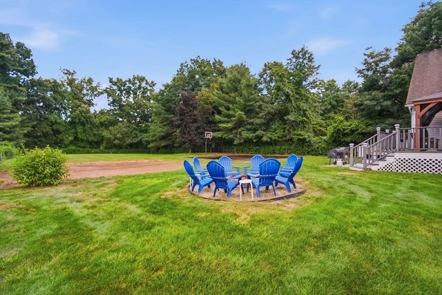 73 Meadowbrook Rd, Springfield, MA 01128