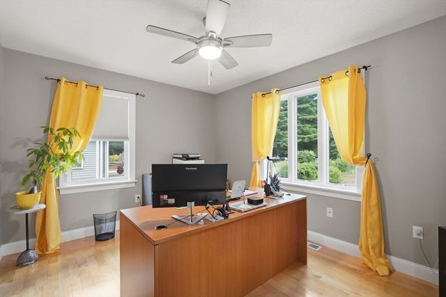 73 Meadowbrook Rd, Springfield, MA 01128