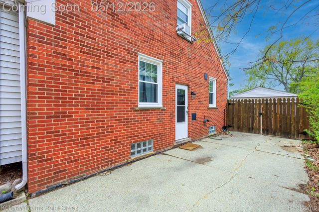 1440 Catalpa Drive, Berkley, MI 48072