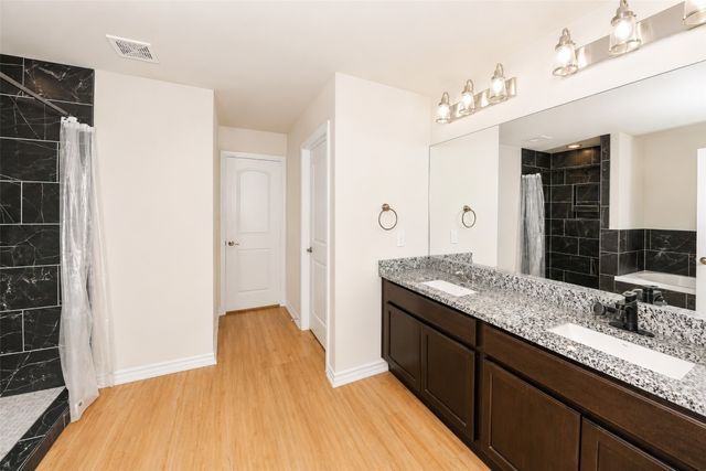 256 Natalie Drive, Grand Prairie, TX 75051