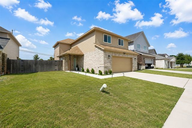 256 Natalie Drive, Grand Prairie, TX 75051