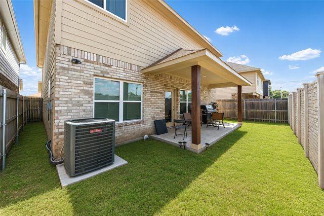 256 Natalie Drive, Grand Prairie, TX 75051