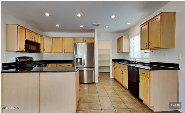 2246 E BOWKER Street, Phoenix, AZ 85040