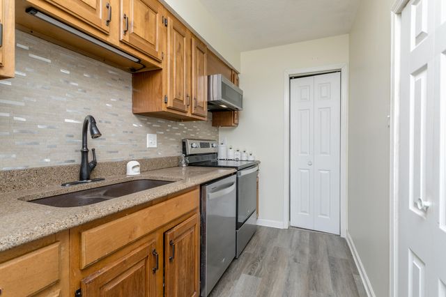 1992 N WATERFRONT DRIVE D, Columbia, MO 65202