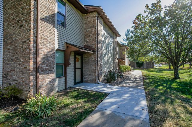 1992 N WATERFRONT DRIVE D, Columbia, MO 65202