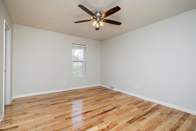 1992 N WATERFRONT DRIVE D, Columbia, MO 65202