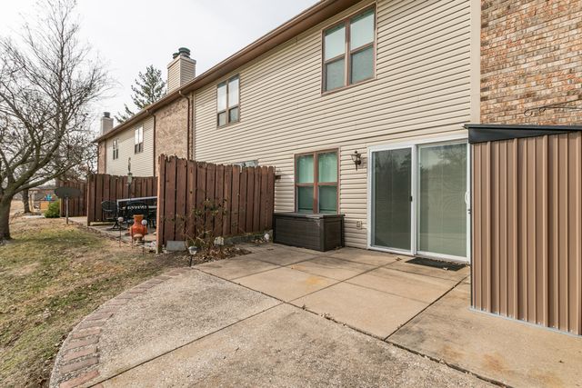 1992 N WATERFRONT DRIVE D, Columbia, MO 65202