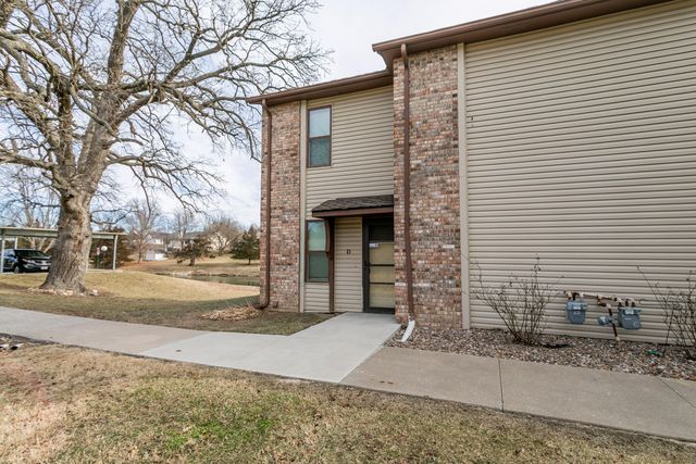 1992 N WATERFRONT DRIVE D, Columbia, MO 65202