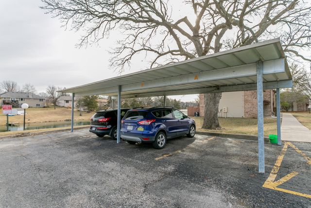 1992 N WATERFRONT DRIVE D, Columbia, MO 65202