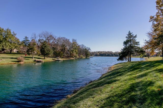 1992 N WATERFRONT DRIVE D, Columbia, MO 65202