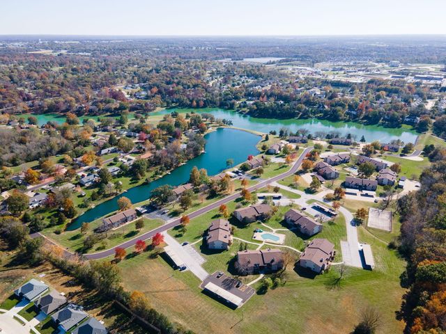 1992 N WATERFRONT DRIVE D, Columbia, MO 65202