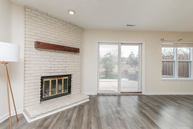 1992 N WATERFRONT DRIVE D, Columbia, MO 65202