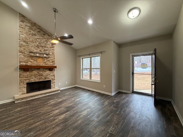 3129 Hidden Pass, Gainesville, GA 30506