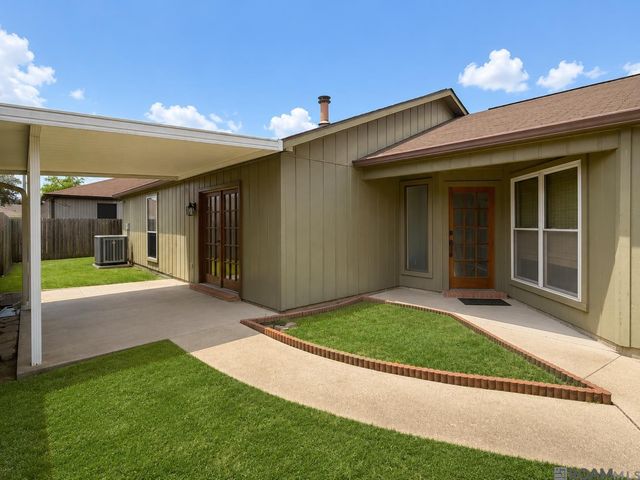2554 Torrey Pine Dr, Baton Rouge, LA 70816