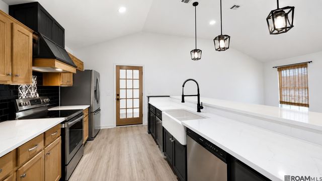 2554 Torrey Pine Dr, Baton Rouge, LA 70816