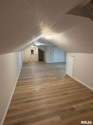 1728 S SPRING Street, Springfield, IL 62704