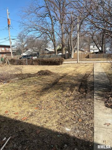 1728 S SPRING Street, Springfield, IL 62704