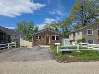 306 Brierhill Drive, Round Lake Park, IL 60073