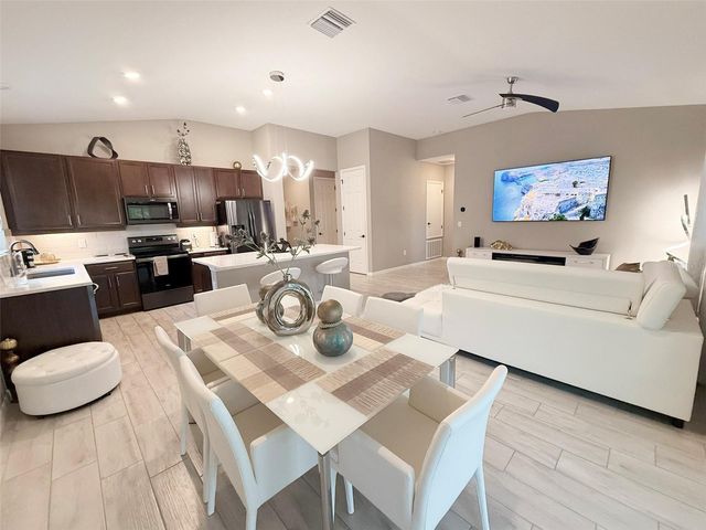 12055 FOREST MANOR LANE, Seffner, FL 33584